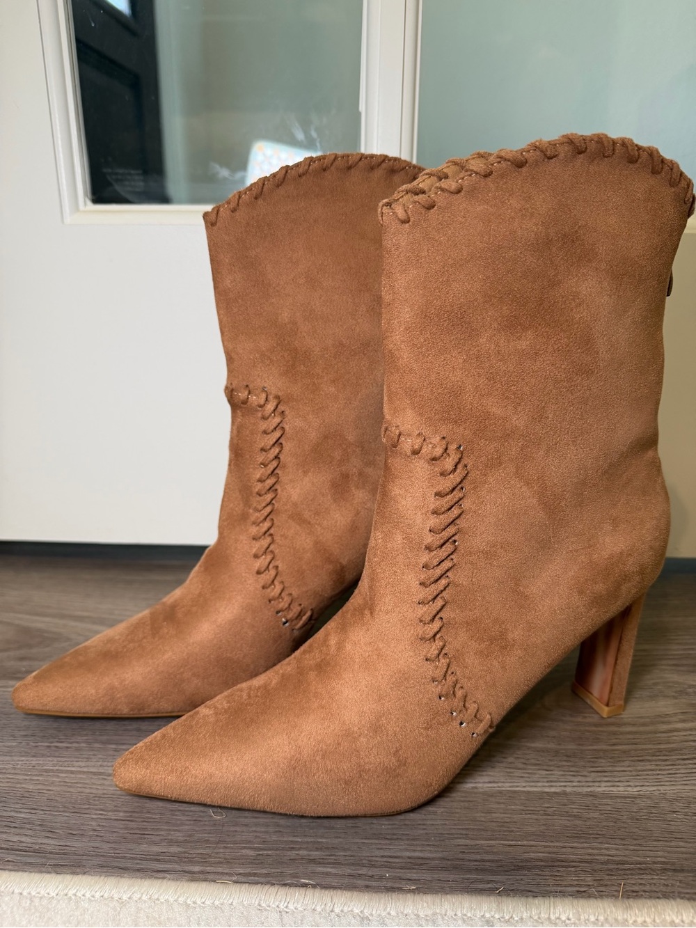 NEW Billini brown suede boot
